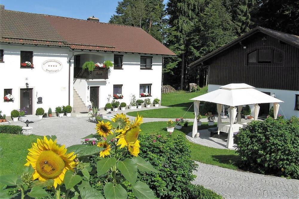 Ganze Wohnung, Ferienwohnung mit großem Westbalkon in Hohenau, Ostbayern