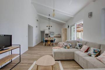 Location de vacances pour 8 personnes, avec jardin dans Plage de la Madrague