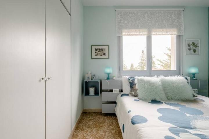 Alojamiento y desayuno para 2 personas, con terraza y jardín además de piscina y vistas en Provincia de Lleida