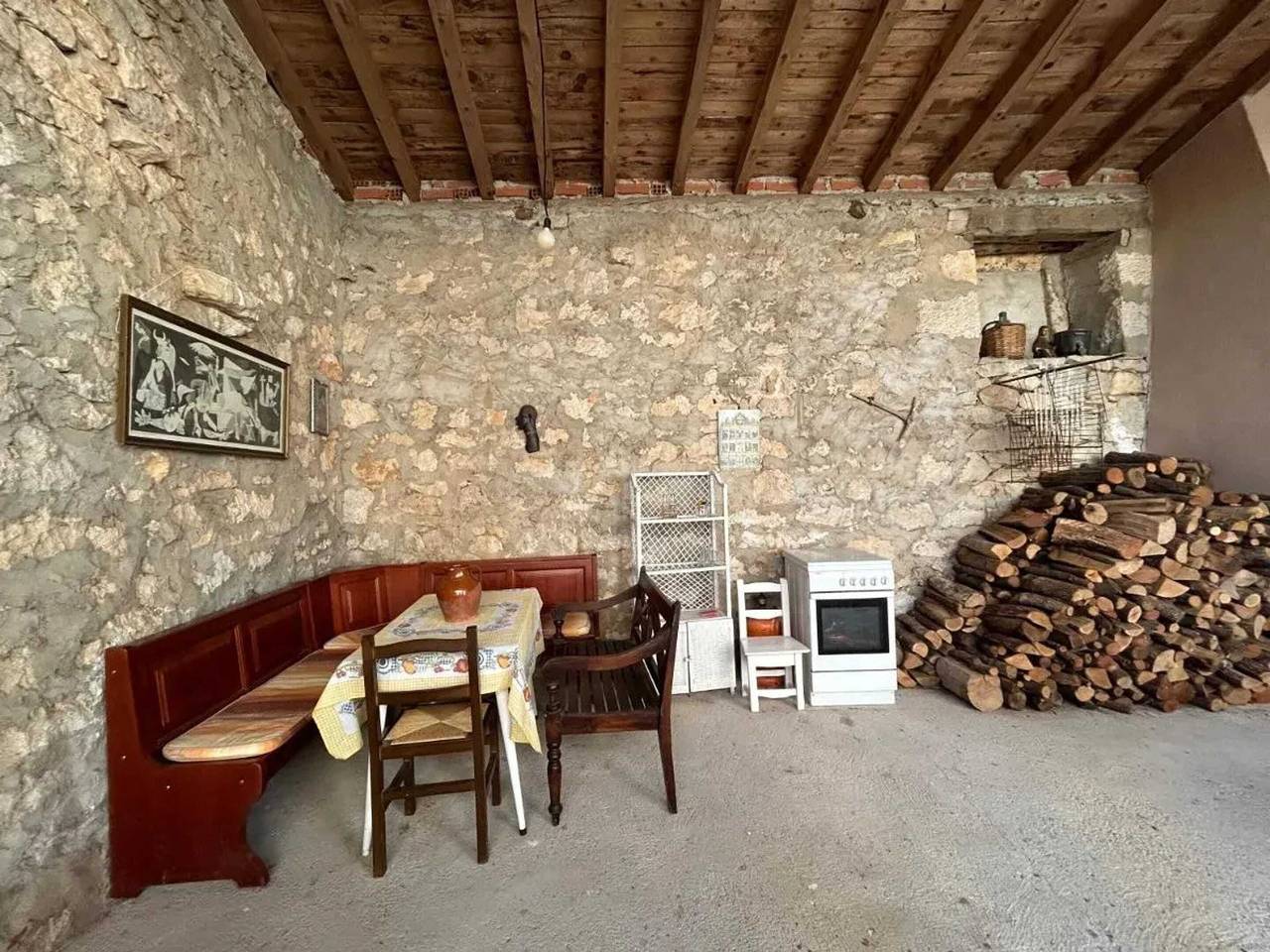 Casa Espaciosa en Valdeande con Jardín in Ribera del Duero, Valdeande