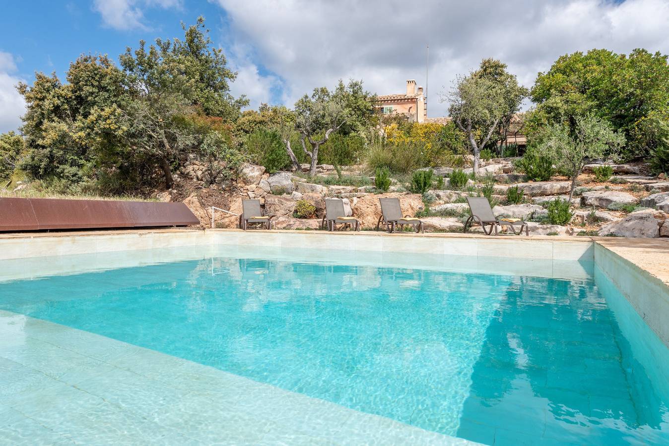 Maison de campagne fantastique avec piscine, terrasses et Wi-Fi ; parking disponible in Esporles, Majorque de l'Ouest