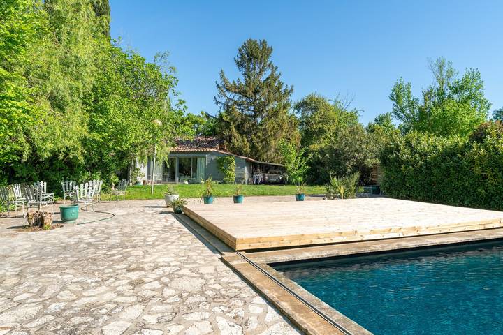 Location de vacances pour 4 personnes, avec jardin à Châteauneuf-de-Gadagne
