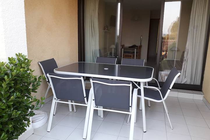 Vacation rental for 5 people, with pool and terrace as well as yard in Grimaud