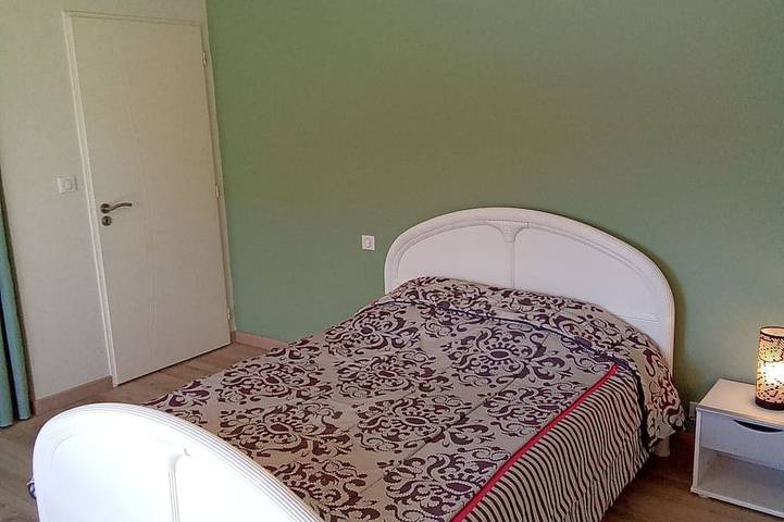 Pretty house with enclosed garden close to amenities in Erdeven. in Erdeven, Côte des Mégalithes