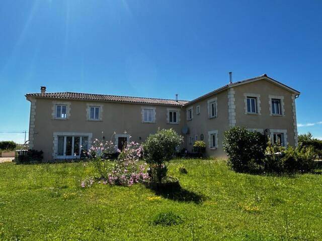 Double Room in Bourdeilles, Périgord Vert
