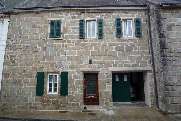 Ganze Wohnung, Appartement Dans Maison de Caractère Avec Très Beau Jardin Arboré in Port-Louis, Côte des Mégalithes