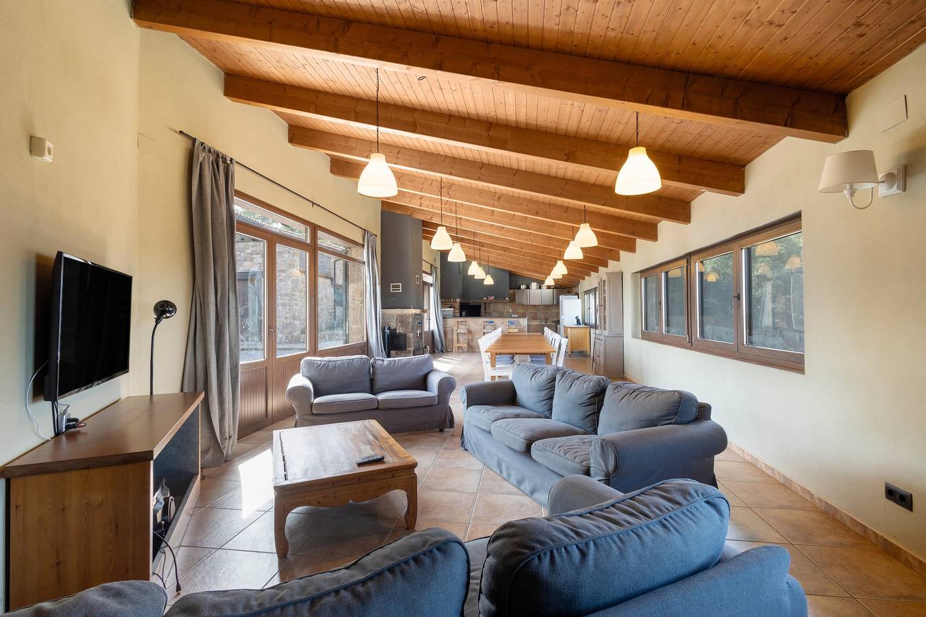 Finca 'Mas Torigues' mit Bergblick, privatem Pool und Wi-Fi in Santa Maria d'Oló, Pla de Bages DO