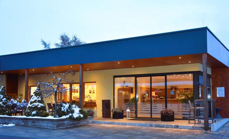 Hotel für 8 Personen, mit Terrasse und Garten sowie Pool und Sauna in Fohnsdorf