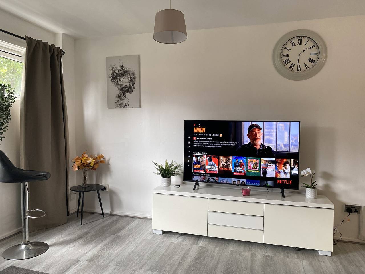 Entire holiday apartment, Apartment - Sleeps 2 & Free Parking in Birmingham, Birmingham Area