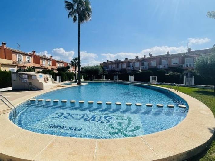 Ferienhaus für 4 Personen, mit Balkon und Terrasse sowie Garten und Pool in els Poblets