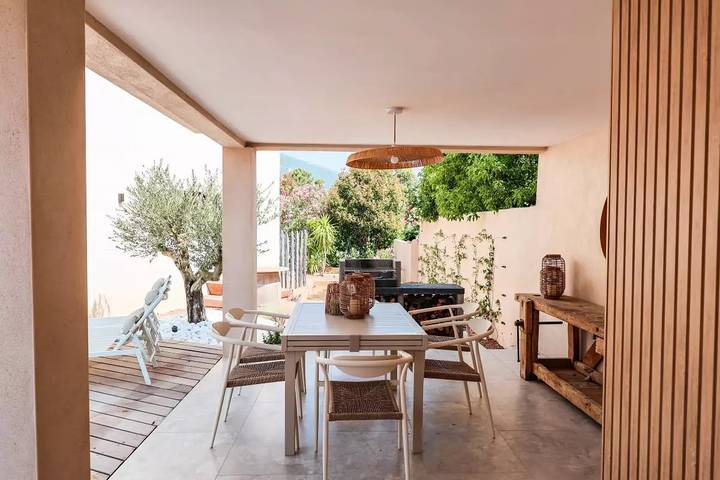 Location de vacances pour 10 personnes, avec piscine et jardin dans Sainte-Lucie de Porto-Vecchio - 4