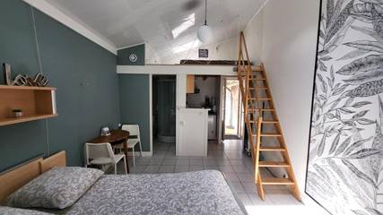 Gîte pour 3 personnes, avec piscine ainsi que jardin et sauna à Le Poiré-sur-Vie