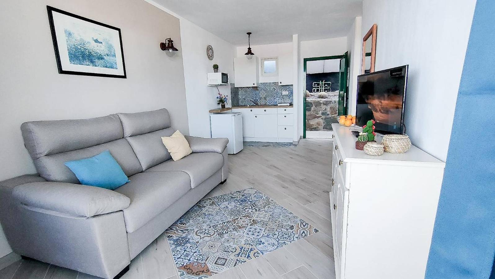 Apartamento entero, Apartamento Vacacional 'Paraíso Para Todos' con Vistas al Mar, Piscina y Wi-Fi in Playa Amadores, Gran Canaria Sur