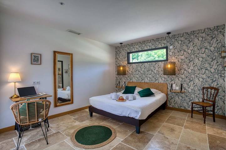 Location de vacances pour 5 personnes, avec terrasse ainsi que jacuzzi et jardin à Carsac-Aillac - 3