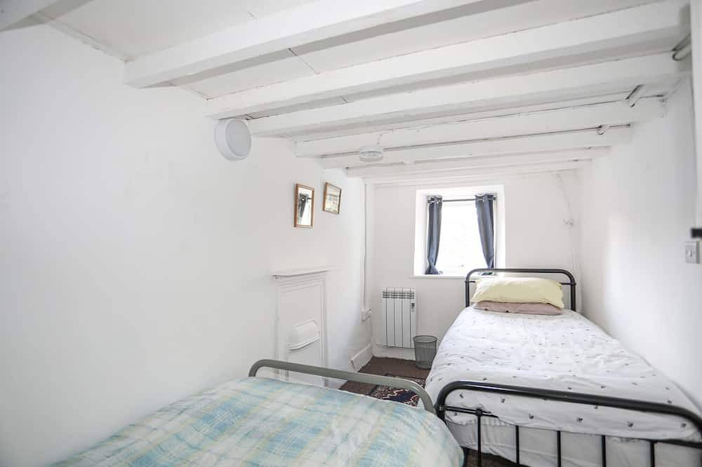 4 Ty Person, family friendly, country holiday cottage in Bethesda in Snowdonia