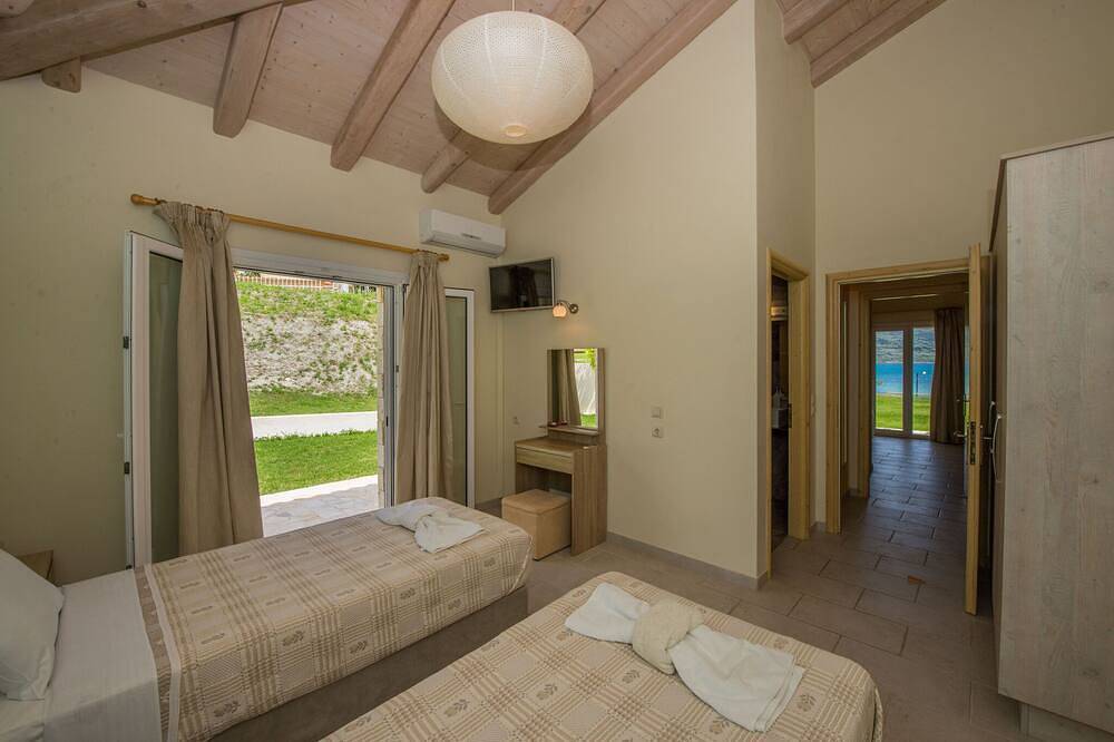 Villas Porto Kamini in Afionas Corfu in Agios Georgios, Korfu