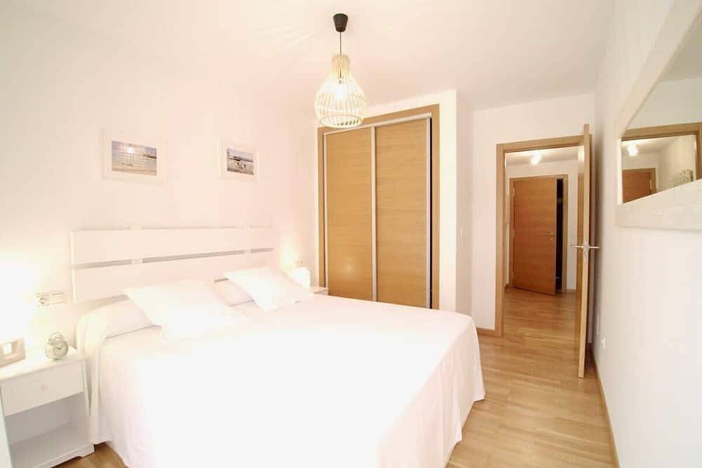 Entire apartment, The Cliffs - Sunset Village Beach 1C in Viveiro, Galician Coast