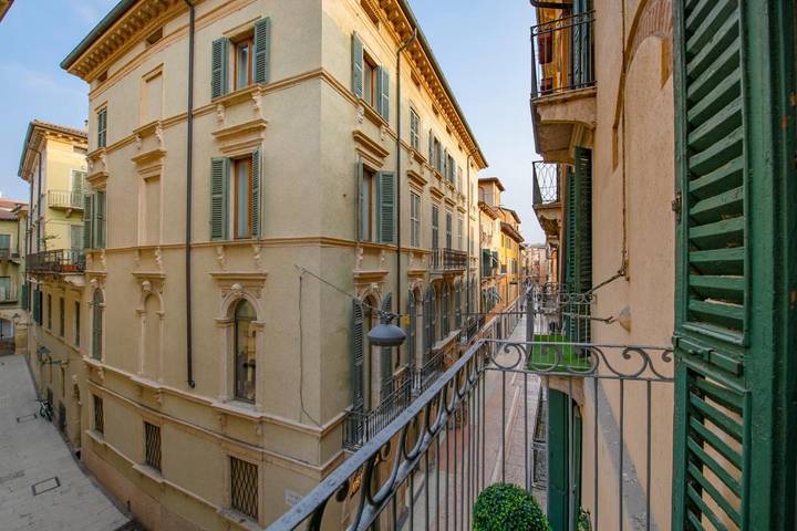 Ferienwohnung für 5 Personen, mit Balkon und Terrasse sowie Ausblick in Verona - 4