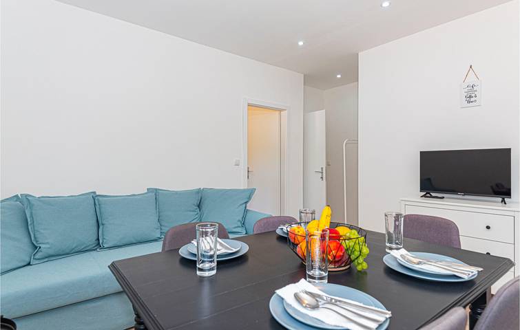 Ferienwohnung für 5 Personen, mit Pool und Terrasse, mit Haustier in Grad Šibenik - 3