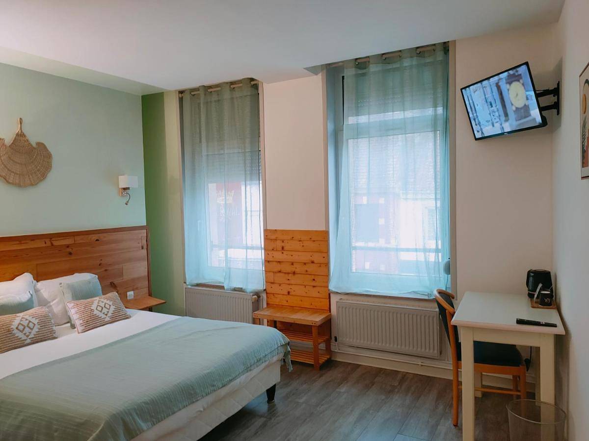 Double Room in Saint-Pol-sur-Ternoise, Région d'Arras