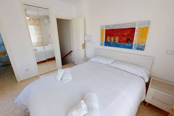 Chalet für 7 Personen, mit Terrasse und Garten sowie Pool in Oliva - 2
