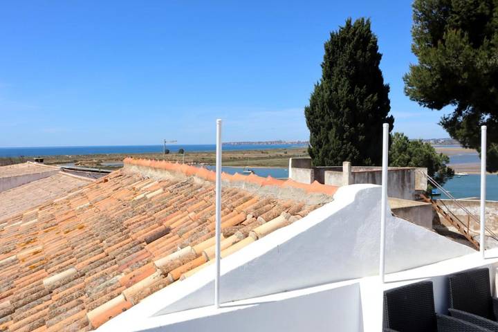 Casa de férias para 2 pessoas, com varanda e vista em Alvor