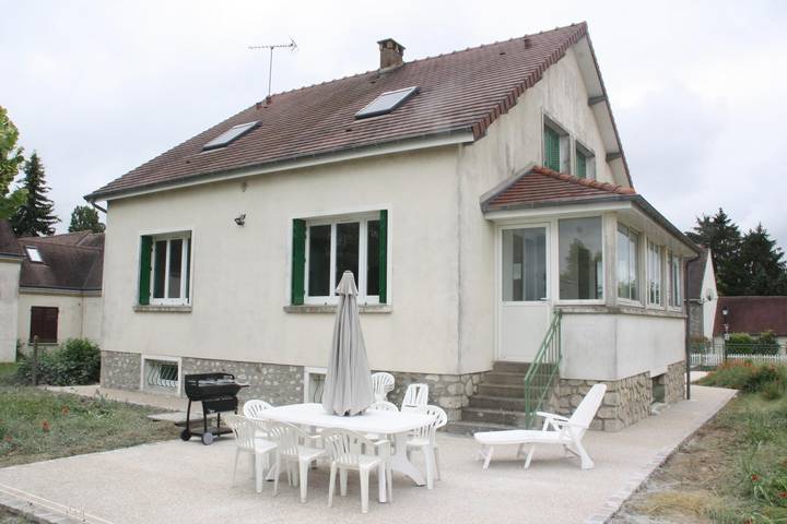 Gîte pour 9 personnes, avec Terrasse et Jardin