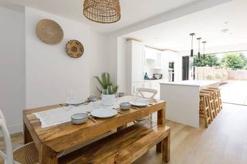 Holiday Home for 4 People in Chichester, West Sussex, Photo 2