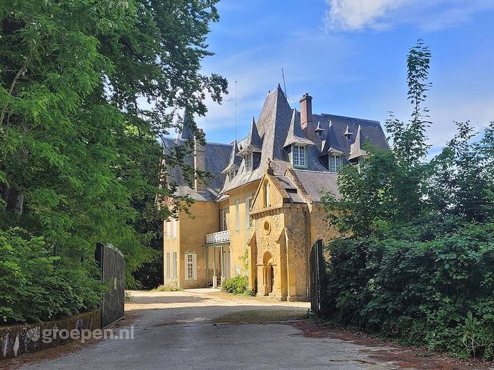 Vakantiehuis voor 15 personen, with terras and tuin as well as uitzicht op het meer in de Champagne-Ardenne