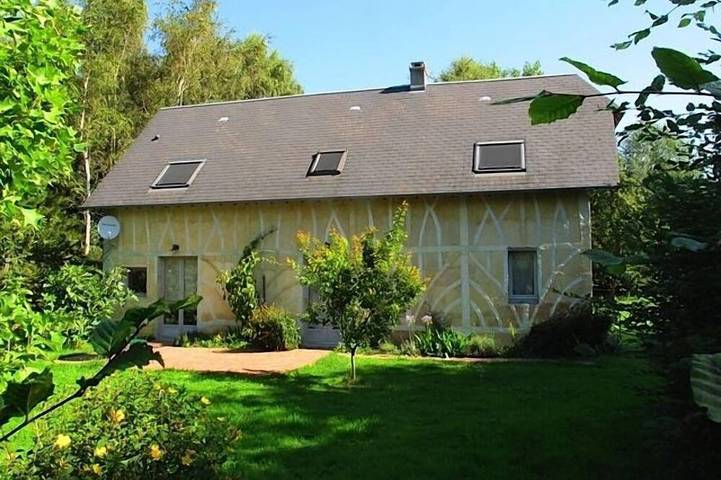 Location de vacances pour 6 personnes, avec jardin et terrasse à Saint-Pierre-Azif