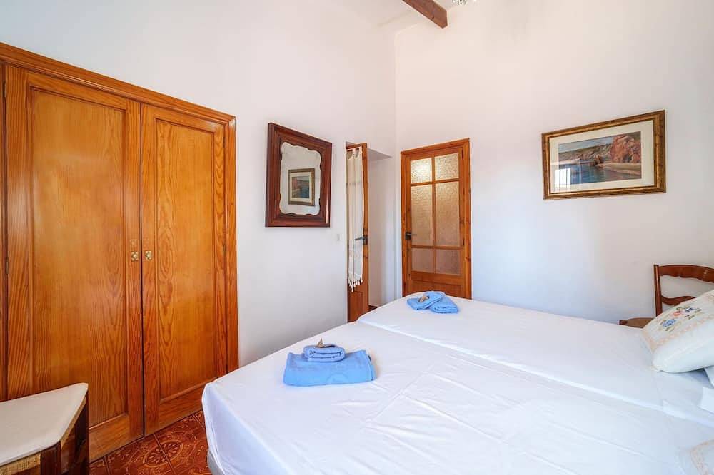 Estupenda casa de vacaciones privada con A/C, Wifi, piscina privada, Tv, patio y vista panorámica in Establiments, Palma