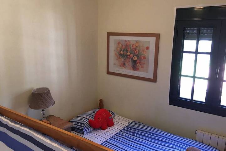 Villa avec vue mer et montagne, piscine privée, Jeux Shack in Canillas de Albaida, Cordillera Penibética