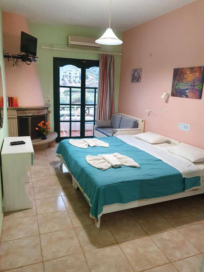 Appart’hôtel pour 3 personnes, avec Balcon et Terrasse ainsi que Jacuzzi et Jardin