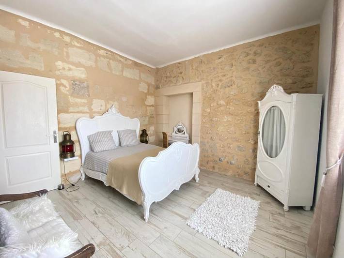 Gîte pour 4 personnes, avec terrasse et jacuzzi à Cérons