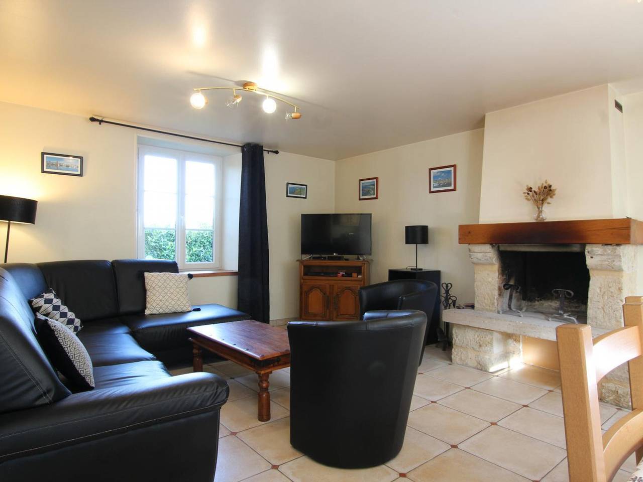 Encantadora casa con chimenea, jardín, se admiten animales in Saint-Martin-le-Hébert, Côte de la Déroute