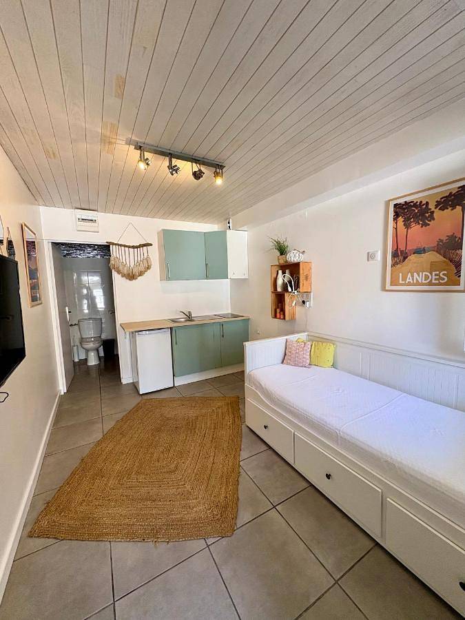 Gîte pour 2 personnes, avec jardin dans Plage Naturistes