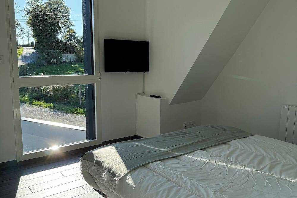 Country house, La cave  in Plougoumelen, Côte des Mégalithes