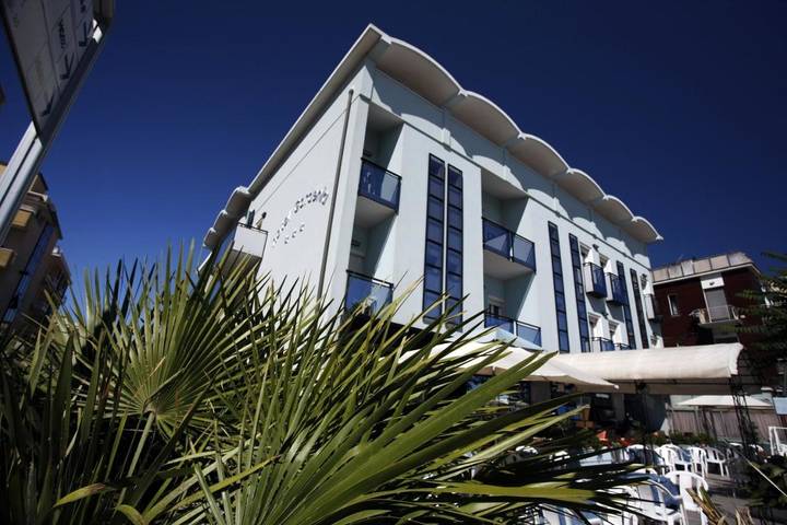 Appartamento per 4 persone, con Balcone e Terrazza nonché Giardino a Torre Pedrera