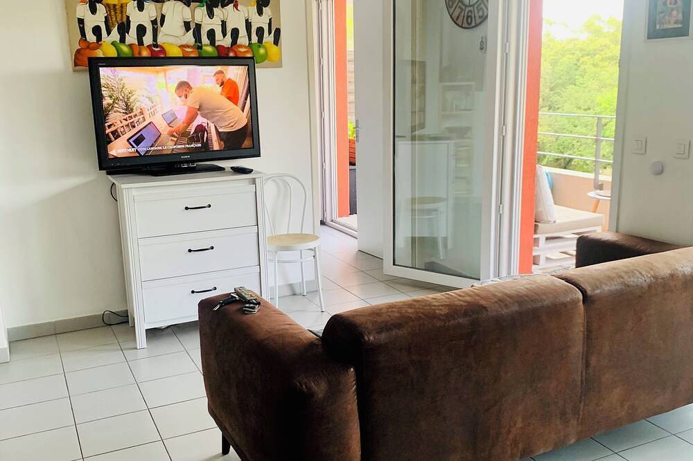 Entire apartment, At the gates of Montpellier T2 modern secure parking and streetcar L1/3 at 2m in Juvignac, Côte d'Améthyste