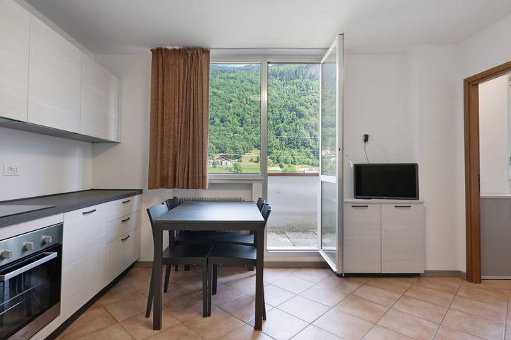 Appartamento intero, Appartamento 'Marilleva 900 Kristall' con vista sulle montagne, terrazza condivisa e Wi-Fi in Marilleva, Mezzana