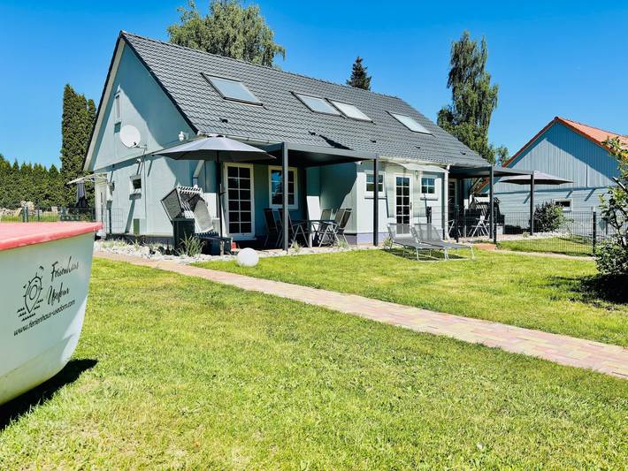 Ferienhaus für 6 Personen, mit Terrasse und Garten in Lütow - 2