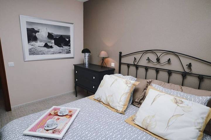 Ferienwohnung für 4 Personen, mit Pool und Balkon - 1