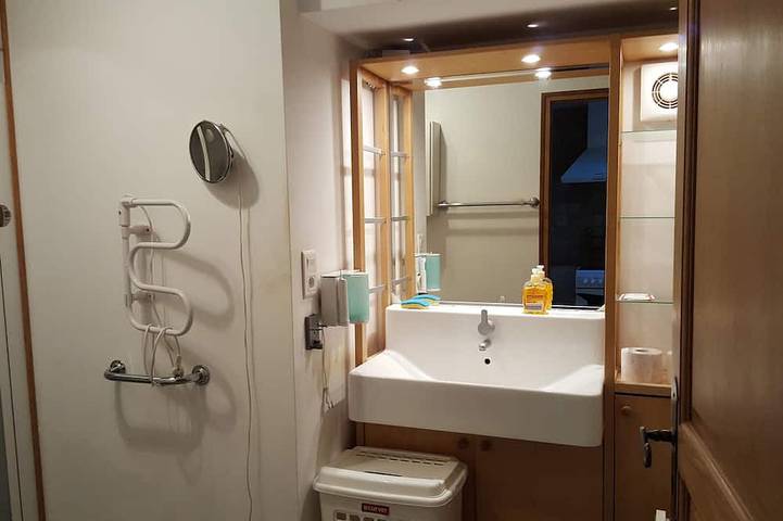 Gîte pour 5 personnes, avec Balcon ainsi que Jardin et Piscine à Vénéjan - 4