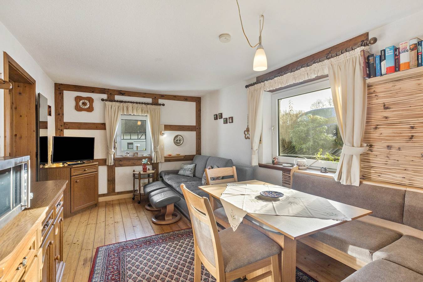 Ganze Wohnung, Apartment 'Hirtenhaus' mit gemeinsamer Terrasse und Wlan in Attendorn, Biggesee