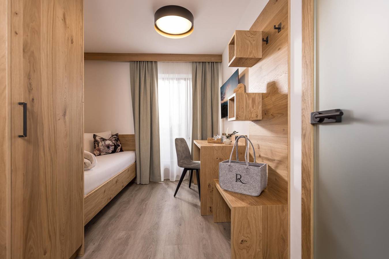 Einzelzimmer, Dusche, Wc, Balkon in Reith im Alpbachtal, Kaisergebirge