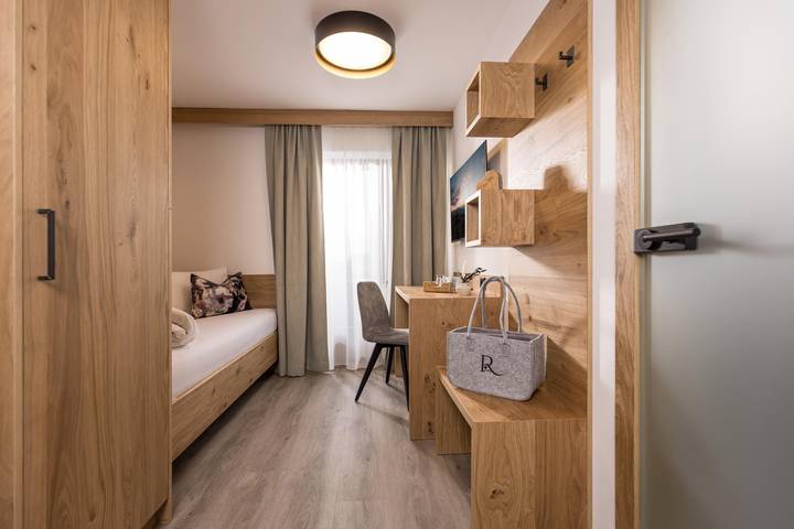 Einzelzimmer, Dusche, Wc, Balkon in Reith im Alpbachtal, Kaisergebirge