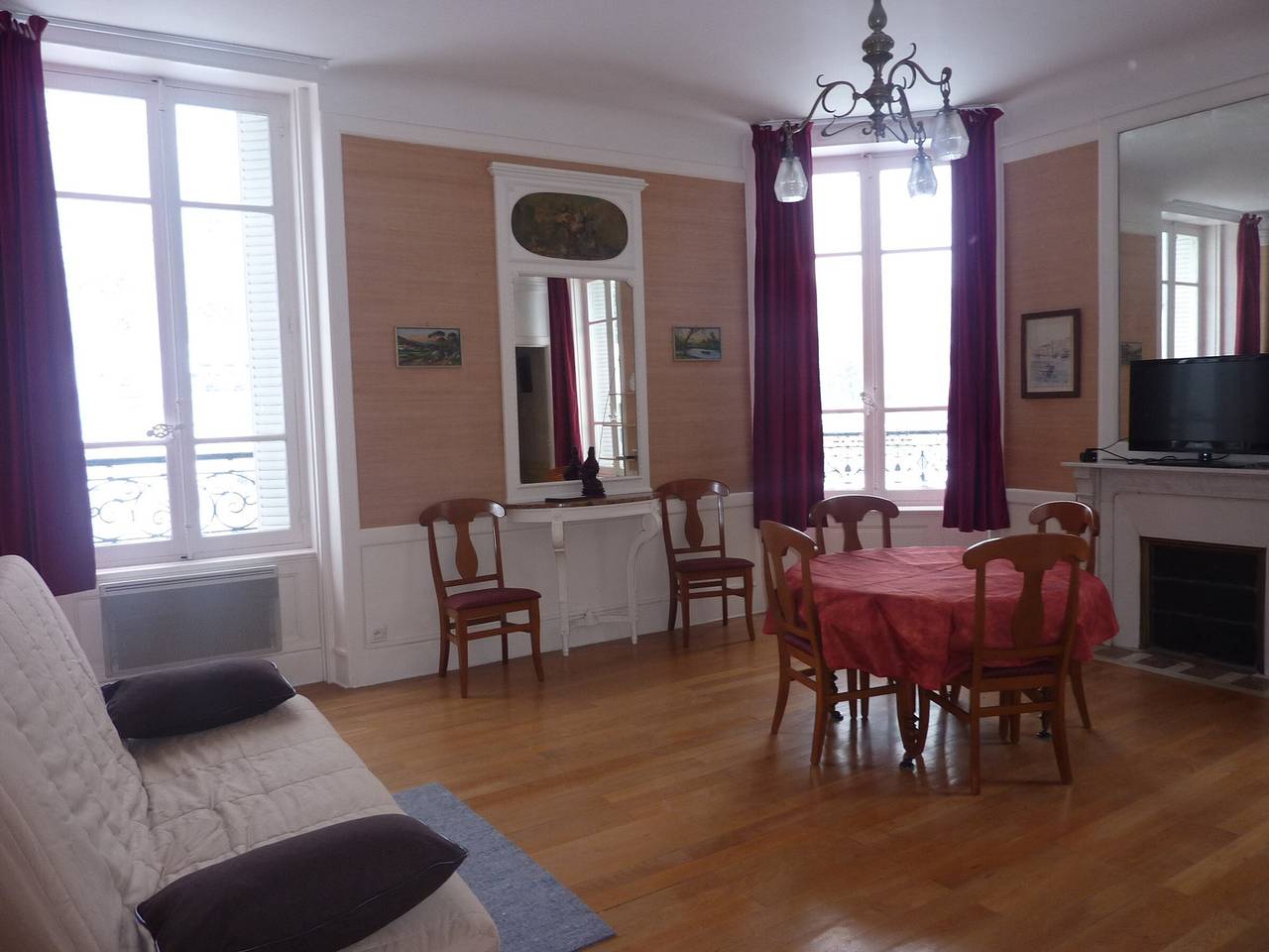 Entire apartment, Central T2 Apartment - Wifi - Sleeps 5 in Mont-Dore, Volcans d'Auvergne Regional Nature Park