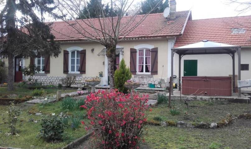 Maison de vacances pour 6 personnes, avec Jacuzzi et Terrasse à Lagrange