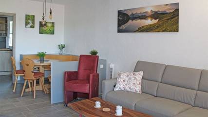 Ferienhaus für 4 Personen, mit Garten und Balkon, kinderfreundlich in Lechbruck am See