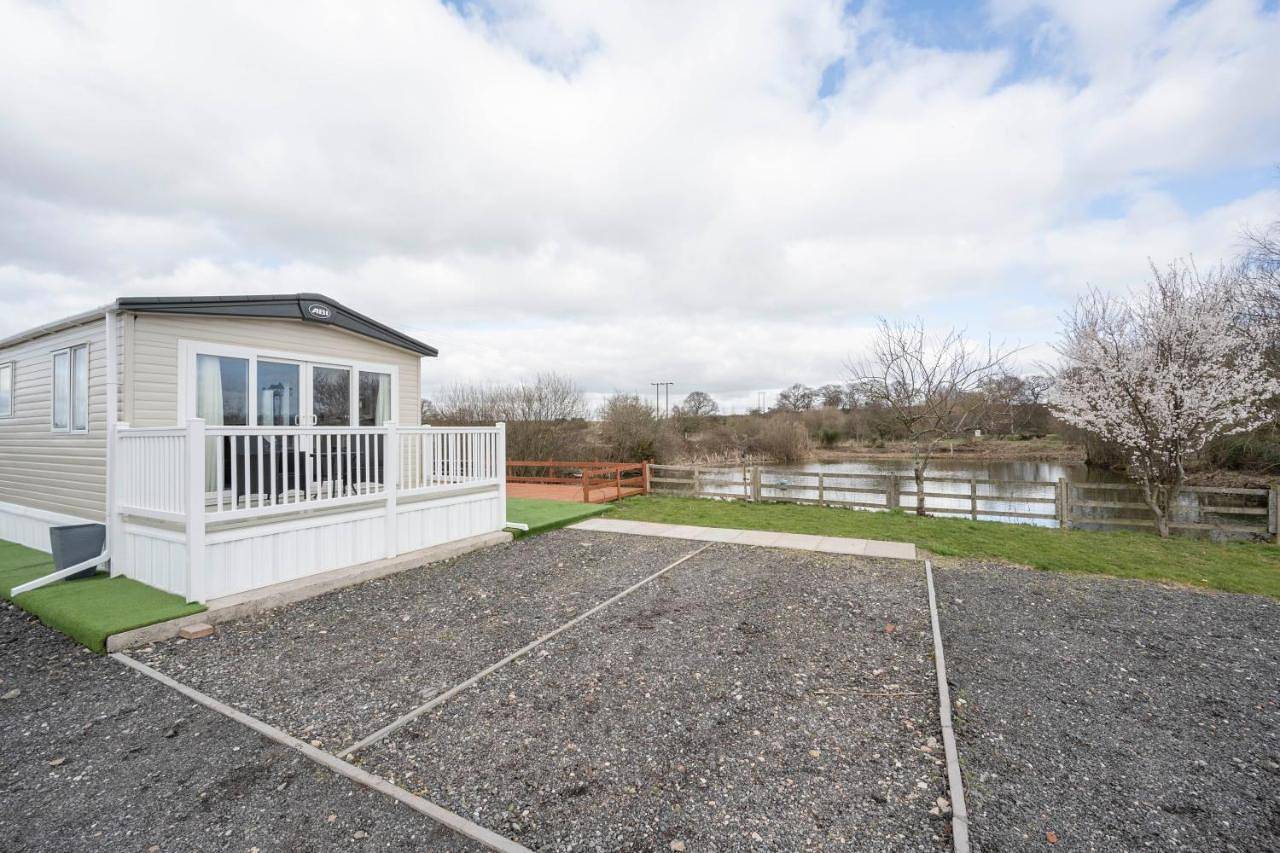 Hallcroft Fishery And Holiday Park in Nottinghamshire